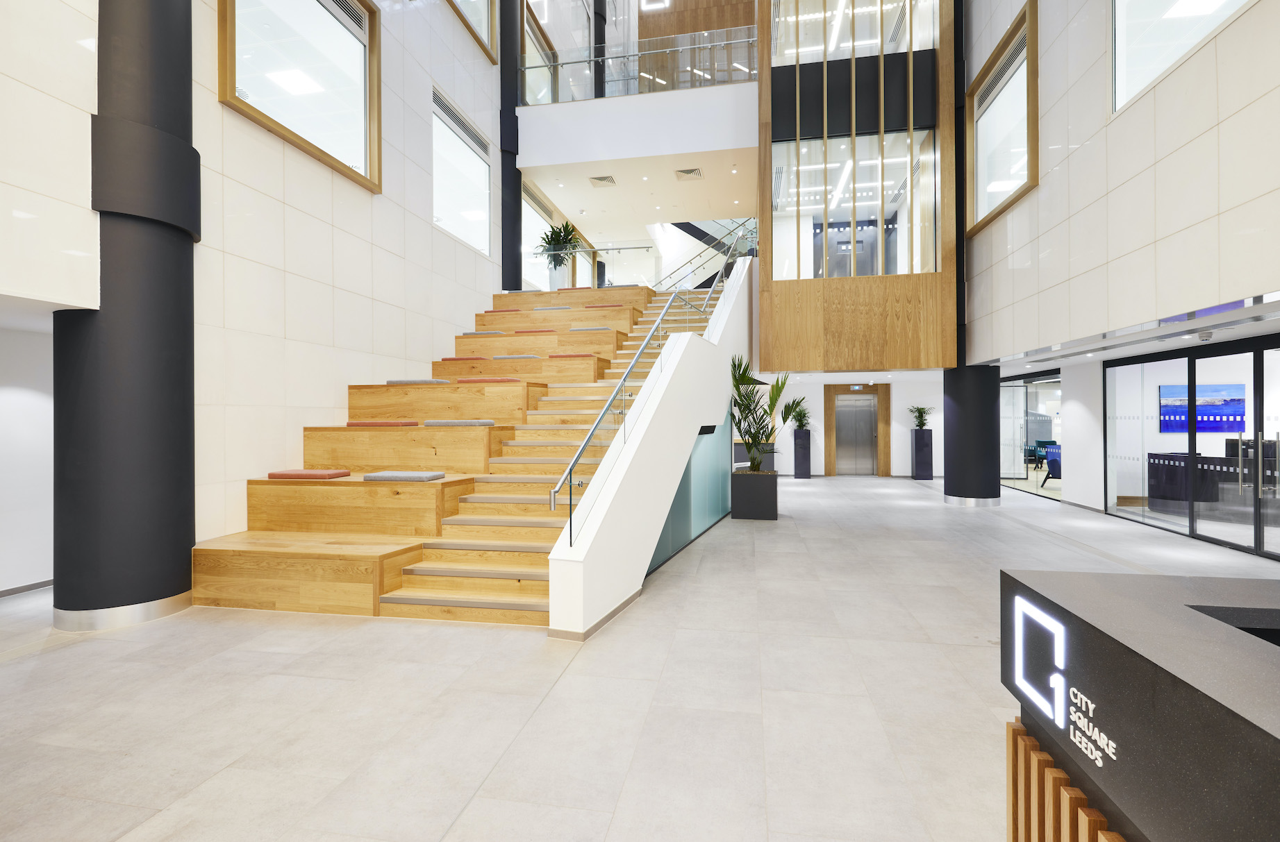 1 CITY SQUARE_RECEPTION_456_HRp